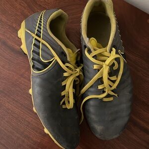 Nike soccer spikes size 7.5Y